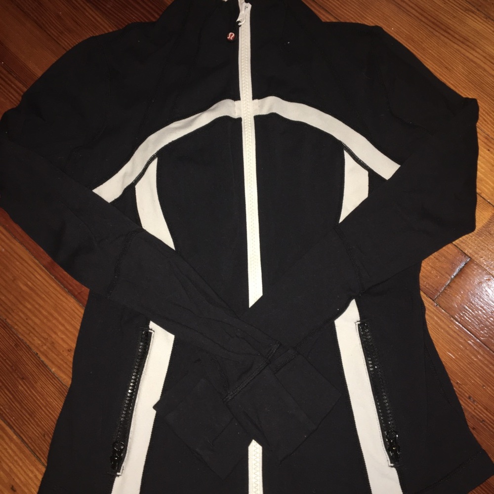 Lululemon sweatshirt